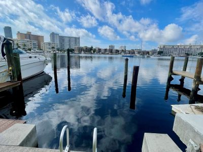 Dock For Rent At Hallandale East private boat slip rent includes water and electricity